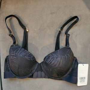 Lively Smooth Lace T Shirt Bra Black Padded Underwire Style #42384  32B NWT